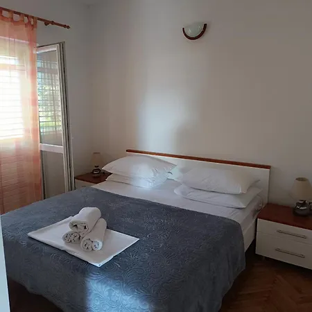 公寓 Villa Dijana 奥米什