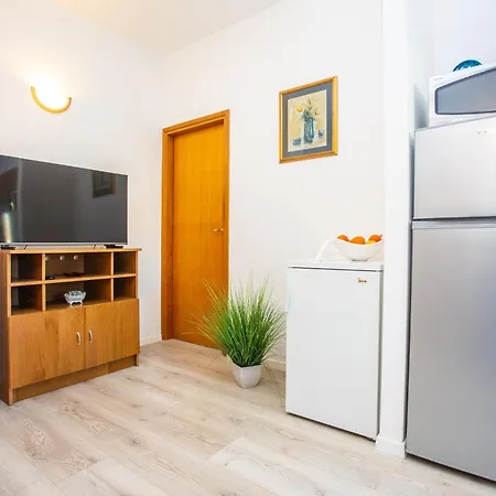 公寓 Villa Dijana *