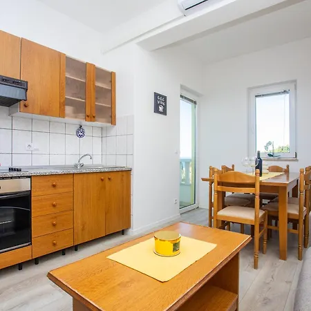 Villa Dijana 公寓 奥米什
