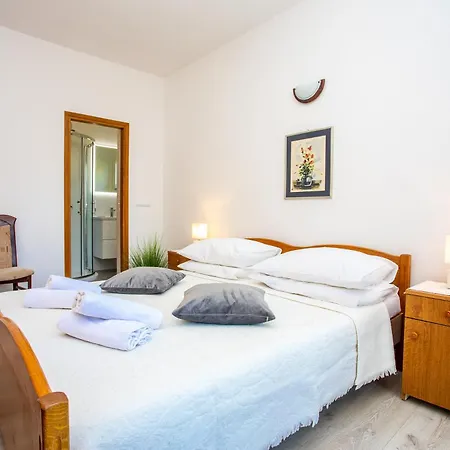 Villa Dijana * 奥米什